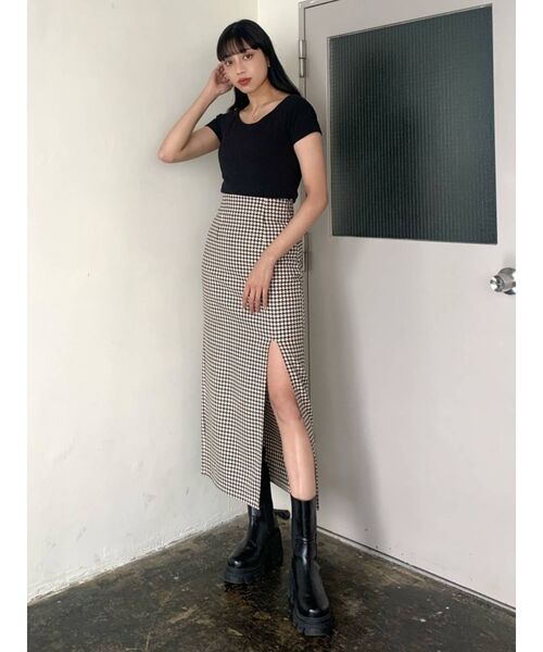 EMODA（エモダ）の「フィットリブTシャツ（Tシャツ/カットソー・レディース・ホワイト/ブラック/ブルー/オレンジ・FREE）」の8枚目の写真