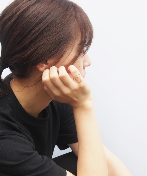 SALON（サロン）の「【日本製】ピンキーラインリング（リング・レディース・ゴールド/ゴールド系その他5/ゴールド系その他/ゴールド系その他2/ゴールド系その他4・5号）」の4枚目の写真