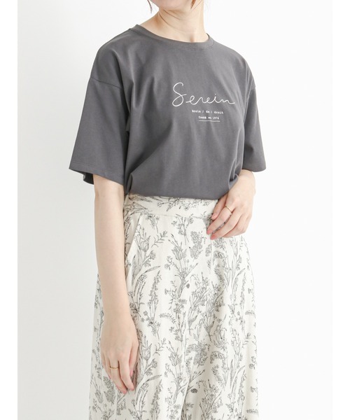 Te chichi（テチチ）の「箔プリントアソートロゴTシャツ（Tシャツ/カットソー・レディース・シルバー/ゴールド/チャコール・ﾌﾘ-）」の2枚目の写真