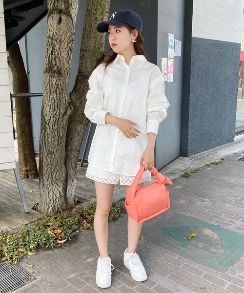 one after another NICE CLAUP(ワンアフターアナザーナイスクラップ)の「バックドロストマルチウェイシャツ(シャツ/ブラウス・レディース・オフホワイト/ブルー/ブルー系その他/オレンジ系その他・FREE)」の15枚目の写真