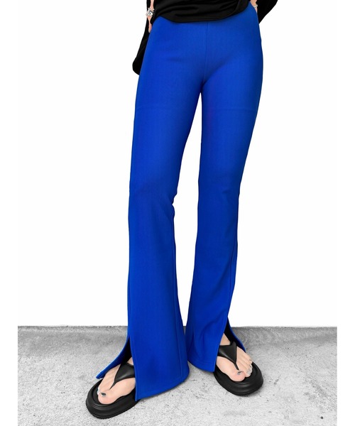 LVEU.(ラブユ.)の「【LVEU.】センタースリットリブフレアパンツ(Aiselect) / ボトムス パンツ センター スリット フレア ストレッチ 美脚 ブラック レッド(その他パンツ・レディース・ブラック/レッド/ブルー・FREE)」の1枚目の写真