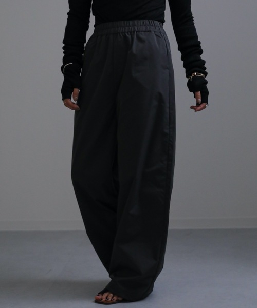 ap retro(アプレトロ)の「裾絞りナイロンイージーパンツ(その他パンツ・レディース・チャコールグレー/ブラック/アイボリー・FREE)」の11枚目の写真
