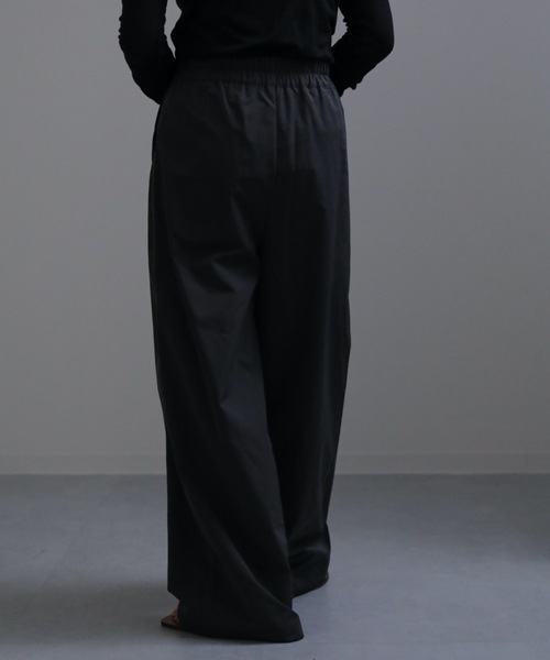 ap retro(アプレトロ)の「裾絞りナイロンイージーパンツ(その他パンツ・レディース・チャコールグレー/ブラック/アイボリー・FREE)」の15枚目の写真
