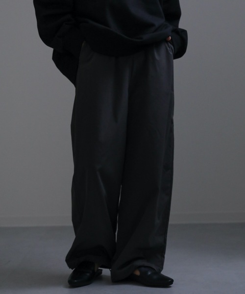 ap retro(アプレトロ)の「裾絞りナイロンイージーパンツ(その他パンツ・レディース・チャコールグレー/ブラック/アイボリー・FREE)」の21枚目の写真