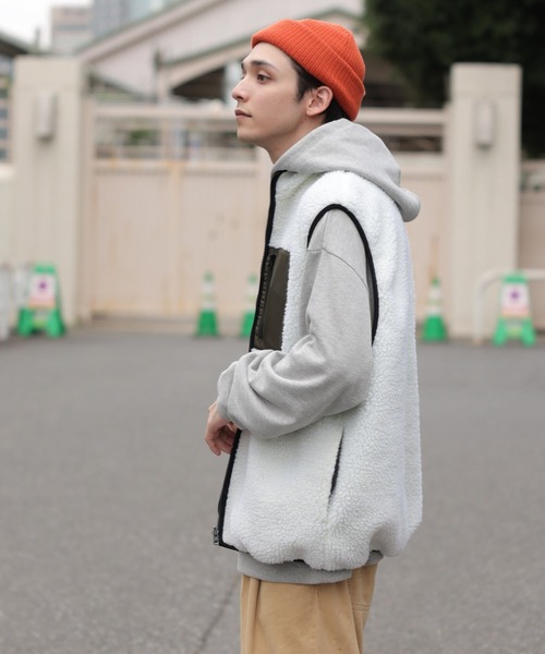 WEGO（ウィゴー）の「WEGO/リバーシブル ボアベスト（ベスト・メンズ・ホワイト/ブラック・MEDIUM/LARGE）」の7枚目の写真