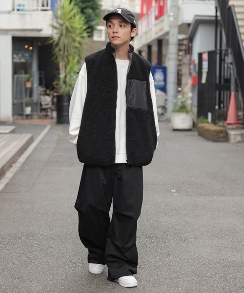 WEGO（ウィゴー）の「WEGO/リバーシブル ボアベスト（ベスト・メンズ・ホワイト/ブラック・MEDIUM/LARGE）」の10枚目の写真