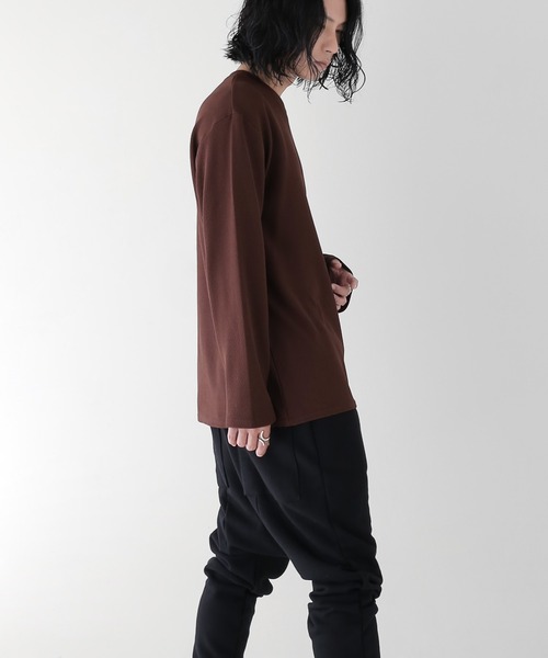 minsobi（ミンソビ）の「ストレッチ無地Tシャツ（Tシャツ/カットソー・メンズ・ホワイト/ブラック/ネイビー/ブラウン・FREE）」の17枚目の写真