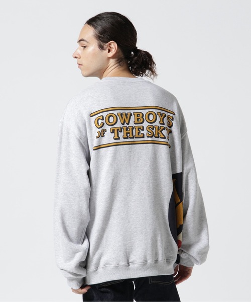 AVIREX（アヴィレックス）の「CLASSIC CREW NECK SWEAT "COWBOY OF THE SKY" / クラシック クルーネック スウェット カウボーイ オブ ザ スカイ / AVIREX / アヴィレックス（スウェット・メンズ・ブラック/その他/オリーブ系/ホワイト・M/XL/2XL/L）」の18枚目の写真