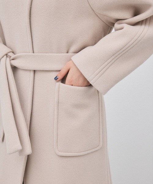 PUBLIC TOKYO(パブリックトウキョウ)の「S140ダブルベロアスタンドカラーロングオーバーコート(ノーカラーコート・レディース・アイボリー/ダークグレー/ライム・1/2)」の7枚目の写真