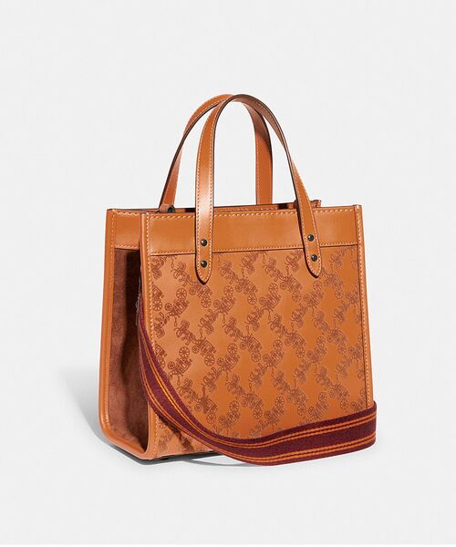 COACH（コーチ）の「フィールド トート 22・ホース アンド キャリッジ