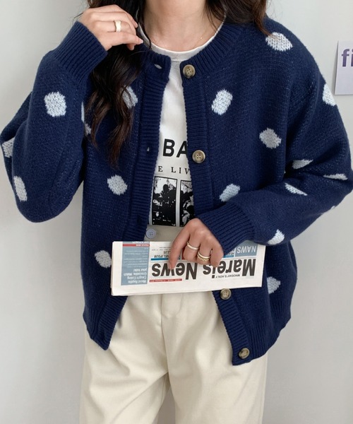 ECLIN(エクラン)の「ドットジャガードボリュームニットカーディガン(カーディガン/ボレロ・レディース・ブラック/ネイビー/グレー/ベージュ・FREE)」の19枚目の写真
