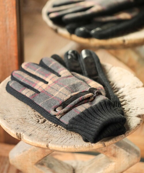 BEAMS HEART(ビームスハート)の「【タッチパネル対応】チェック柄 グローブ(手袋・メンズ・グレー/ネイビー・ONE SIZE)」の4枚目の写真
