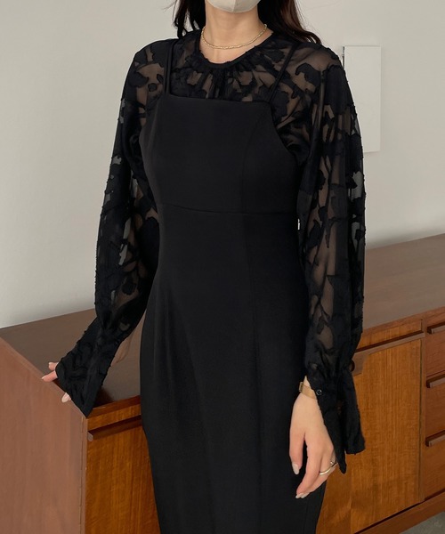 Louere(ルエレ)の「キャンディースリーブフラワートップス(シャツ/ブラウス・レディース・ホワイト/アイボリー/ブラック/ライトブルー/ネイビー・SMALL/MEDIUM/LARGE/X-LARGE)」の9枚目の写真