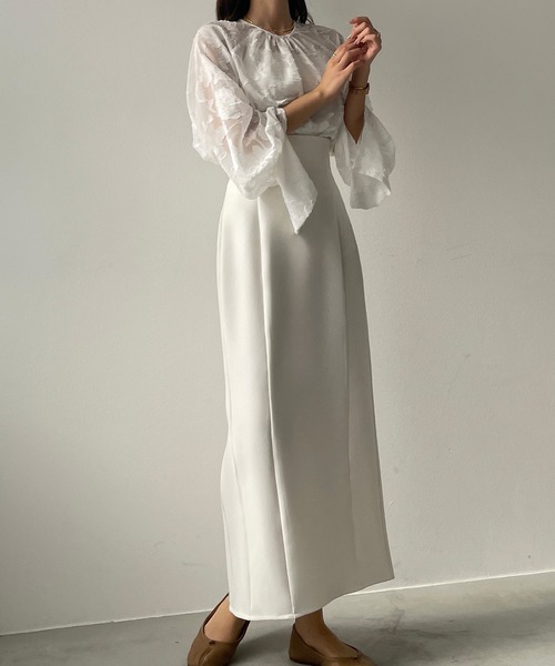 Louere(ルエレ)の「キャンディースリーブフラワートップス(シャツ/ブラウス・レディース・ホワイト/アイボリー/ブラック/ライトブルー/ネイビー・SMALL/MEDIUM/LARGE/X-LARGE)」の18枚目の写真