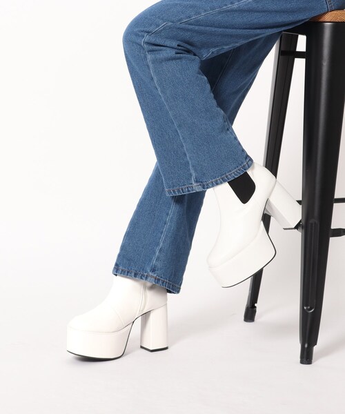 cs T&P(シーエスティーアンドピー)の「ボリュームストーム厚底サイドゴアブーツ(ブーツ・レディース・ホワイト/ブラック・S/M/L/LL)」の14枚目の写真