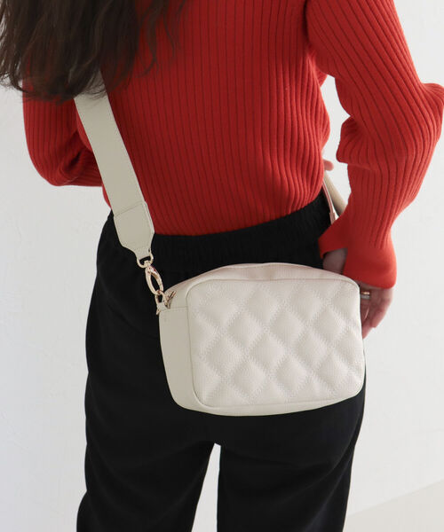 fredy emue（フレディエミュ）の「太ベルトキルトポシェット（ショルダーバッグ・レディース・キナリ/ブラック・FREE）」の9枚目の写真