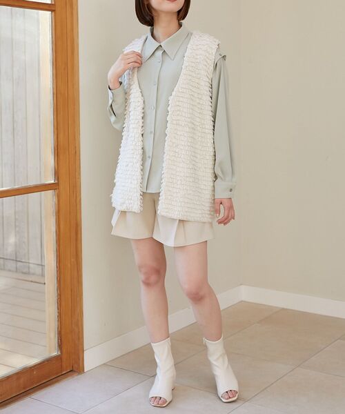 MAJESTIC LEGON（マジェスティックレゴン）の「タックハーフパンツ（その他パンツ・レディース・ブラック/ベージュ/ベージュ系その他・MEDIUM）」の3枚目の写真