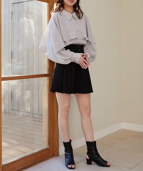 MAJESTIC LEGON（マジェスティックレゴン）の「タックハーフパンツ（その他パンツ・レディース・ブラック/ベージュ/ベージュ系その他・MEDIUM）」の20枚目の写真