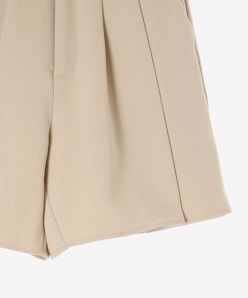 MAJESTIC LEGON（マジェスティックレゴン）の「タックハーフパンツ（その他パンツ・レディース・ブラック/ベージュ/ベージュ系その他・MEDIUM）」の12枚目の写真