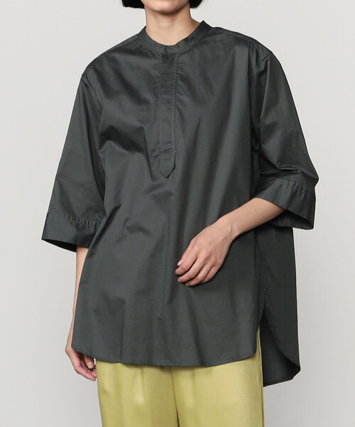 LE GLAZIK(ルグラジック)の「LE GLAZIK | コットン バンドカラープルオーバーシャツ WOMEN(シャツ/ブラウス・レディース・ダークグレー/オフホワイト/サックスブルー・36)」の1枚目の写真