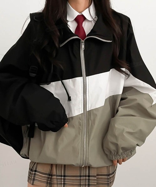 Dalfwin（ダールフィン）の「配色ななめライントラックジャケット（ブルゾン・レディース・ネイビー/カーキ/ブラック・MEDIUM/LARGE）」の20枚目の写真