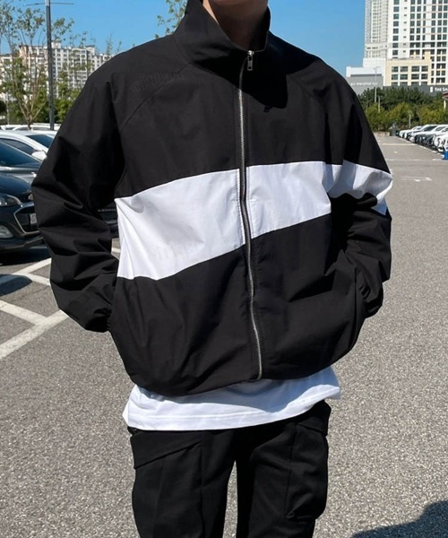 Dalfwin（ダールフィン）の「配色ななめライントラックジャケット（ブルゾン・レディース・ネイビー/カーキ/ブラック・MEDIUM/LARGE）」の19枚目の写真