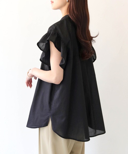 HER CLOSET(ハークローゼット)の「【shemoshelly】WEB限定フレンチフリルシャツ(シャツ/ブラウス・レディース・カーキ/モカ/オフホワイト/ブラック・M)」の2枚目の写真