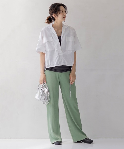 フェリシモMama（フェリシモママ）の「Ｍｏｒｅｄｄｅ　マタニティから産後も使える　ウエストクロス仕様のプリーツパンツ（マタニティウェア/グッズ・レディース・ブラック/ベージュ系その他/グリーン・MEDIUM/LARGE/X-LARGE/XX-LARGE）」の20枚目の写真