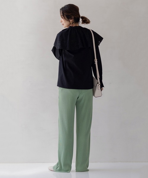 フェリシモMama（フェリシモママ）の「Ｍｏｒｅｄｄｅ　マタニティから産後も使える　ウエストクロス仕様のプリーツパンツ（マタニティウェア/グッズ・レディース・ブラック/ベージュ系その他/グリーン・MEDIUM/LARGE/X-LARGE/XX-LARGE）」の22枚目の写真