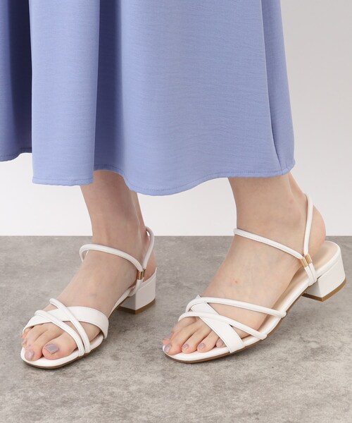 grove（グローブ）の「◆【サンダルにも!ミュールにも!嬉しい2WAY仕様!】クロスベルト2WAYサンダル（サンダル・レディース・アイボリー/ゴールド/ブラック・35/45）」の16枚目の写真