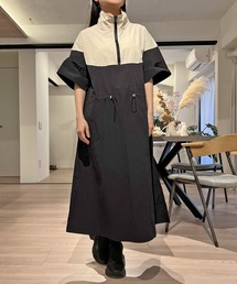 ハーフジップバイカラーシャカシャカワンピース