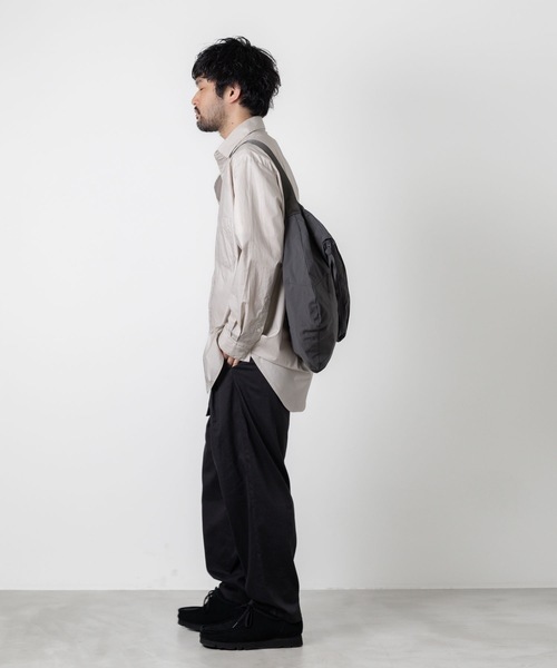 wrou（ロウ）の「ハイカウントコットンブロード レギュラーカラーシャツ / HIGH COUNT COTTON BROADCLOTH REGULAR COLOR SHIRT（シャツ/ブラウス・メンズ・ストライプ/ライトグレー/ネイビー・1/3/2）」の11枚目の写真