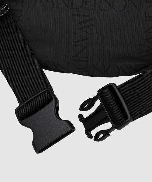 JW Anderson(ジェイダブリューアンダーソン)の「バッグ(ボディバッグ/ウエストポーチ・レディース・その他・FREE)」の2枚目の写真