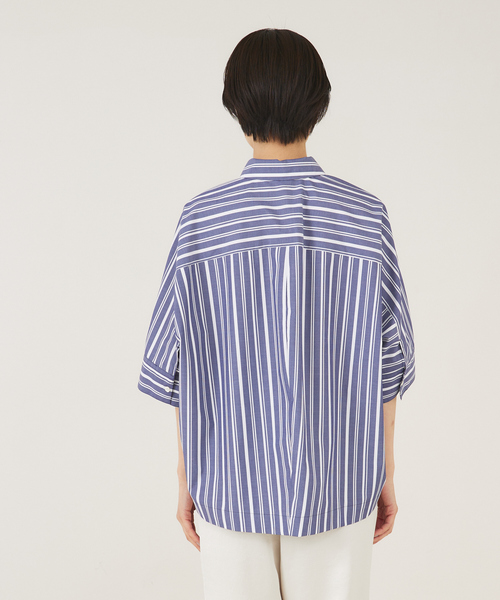 qualite（カリテ）の「ハーフスリーブフォルムシャツ（シャツ/ブラウス・レディース・モカ/オフホワイト/ネイビー・フリー）」の9枚目の写真