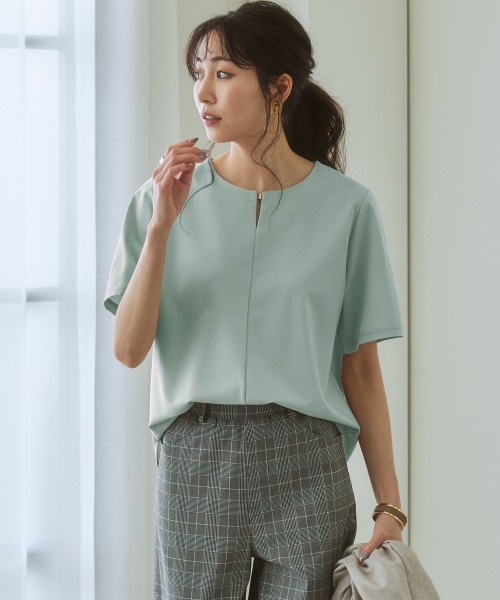 7days Life Styling(セブンデイズライフスタイリング)の「【ひんやり接触冷感】シルケット加工金具付カットソートップス(Tシャツ/カットソー・レディース・オフホワイト/ミント/ネイビー/ダークグリーン・S/M/L/LL)」の8枚目の写真