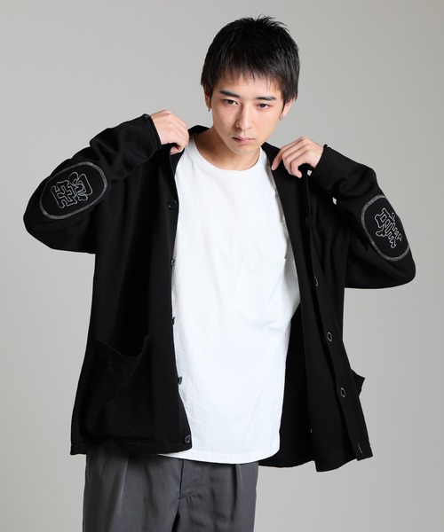 DELUXE(デラックス)の「Evisen x DELUXE ZENAKU DELUXE KNIT SHIRTS(カーディガン/ボレロ・メンズ・ベージュ/ブラック・MEDIUM/SMALL/LARGE)」の2枚目の写真