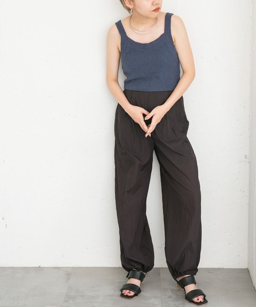 KBF(ケイビーエフ)の「ミニブークレニットビスチェ(ニット/セーター・レディース・ブルー/ブラック/ライトベージュ・ONE)」の1枚目の写真