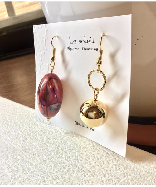 tone(トーン)の「【Le soleil】アシンメトリーに揺れる マーブル模様ピアス(MA)(ピアス(両耳用)・レディース・ゴールド・FREE)」の2枚目の写真