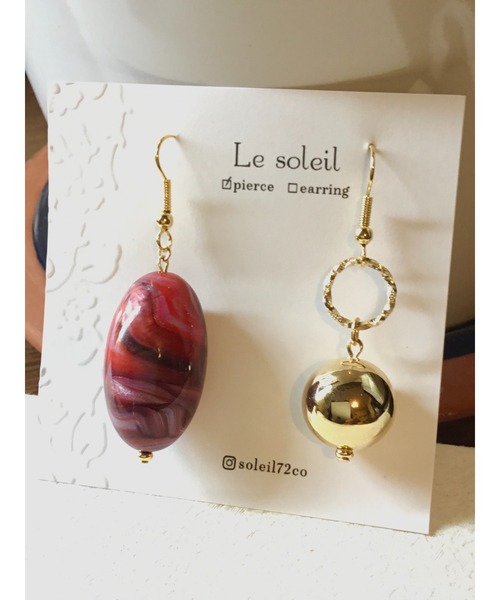 tone(トーン)の「【Le soleil】アシンメトリーに揺れる マーブル模様ピアス(MA)(ピアス(両耳用)・レディース・ゴールド・FREE)」の3枚目の写真