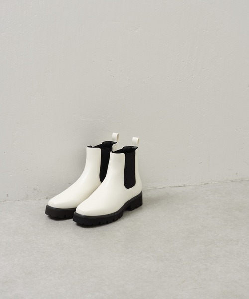 COLONY 2139(コロニートゥーワンスリーナイン)の「軽量サイドゴアショートブーツ(ブーツ・レディース・ブラック/アイボリー・SMALL/LARGE/MEDIUM)」の16枚目の写真