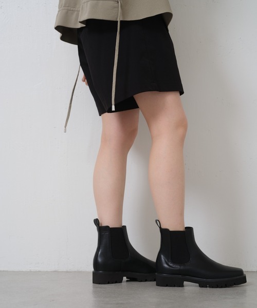 COLONY 2139(コロニートゥーワンスリーナイン)の「軽量サイドゴアショートブーツ(ブーツ・レディース・ブラック/アイボリー・SMALL/LARGE/MEDIUM)」の9枚目の写真