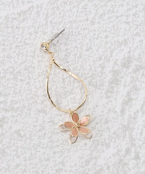 grove(グローブ)の「◆メタルフラワーエポピアス(ピアス(両耳用)・レディース・オフホワイト/ベビーピンク・00)」の4枚目の写真
