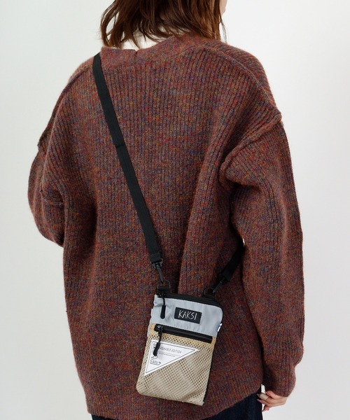 KAKSI(カクシ)の「KAKSI ウォッシャブルパッカブルサコッシュ(ショルダーバッグ・メンズ・カーキ系/グレー系/ピンク系/ブラック・FREE)」の16枚目の写真