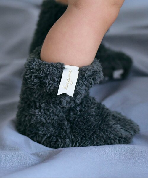 apres les cours（アプレレクール）の「もこもこファーブーティー（ベビーシューズ/ベビーソックス・キッズ・アイボリー/ブラック・12）」の12枚目の写真
