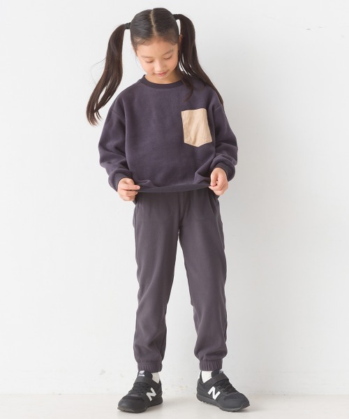 OMNES（オムネス）の「キッズふわふわフリースポケット付きプルオーバー（Tシャツ/カットソー・キッズ・アイボリー/チャコール/キャメル・120/110/130/140/100）」の12枚目の写真