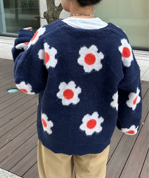 kutir（クティール）の「ふわふわフラワーカーディガン（カーディガン/ボレロ・レディース・グリーン/アイボリー/ネイビー・FREE）」の5枚目の写真