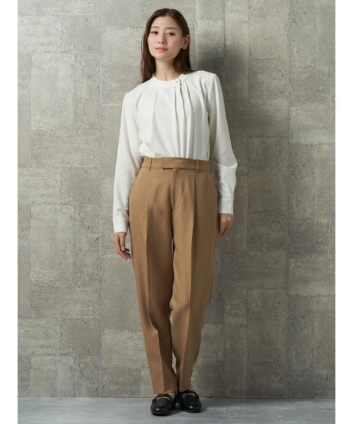 Perfect Suit FActory（パーフェクトスーツファクトリー）の「パール釦　ハイネックブラウス【お仕事OK】オフホワイト/グレー/ベージュ（シャツ/ブラウス・レディース・グレー/オフホワイト/ベージュ・M/L/S）」の12枚目の写真