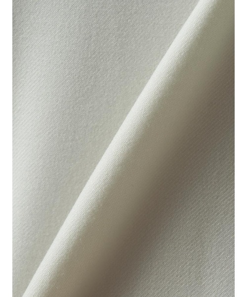 Perfect Suit FActory（パーフェクトスーツファクトリー）の「パール釦　ハイネックブラウス【お仕事OK】オフホワイト/グレー/ベージュ（シャツ/ブラウス・レディース・グレー/オフホワイト/ベージュ・M/L/S）」の4枚目の写真