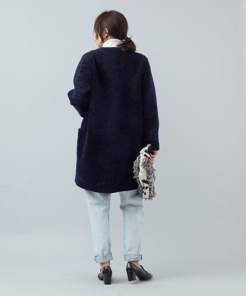 ELFORBR（エルフォーブル）の「オーストラリアムートンコクーンコート（ムートンコート・レディース・ネイビー/キャメル・38）」の3枚目の写真