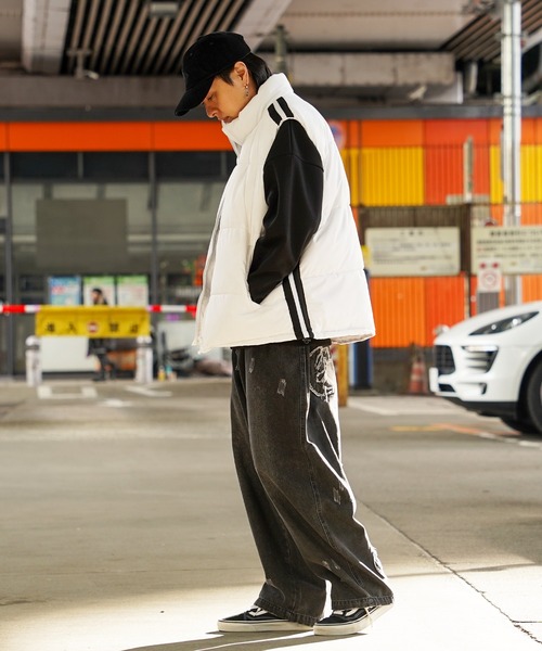 1111clothing(ワンフォークロージング)の「【unisex】スタンドネック パディングベスト / Stand neck padded vest(ダウンベスト・メンズ・チャコール/ホワイト/ブラック/ブラック系/ホワイト系・M/L)」の8枚目の写真